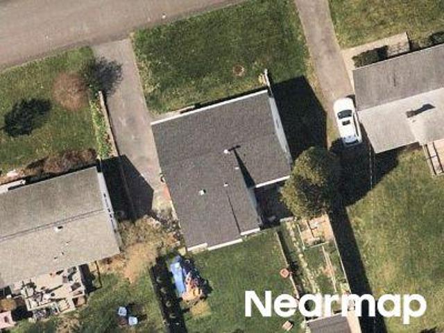 House for sale in Latham