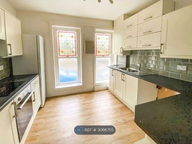 Apartment for rent in Stoke, Plymouth