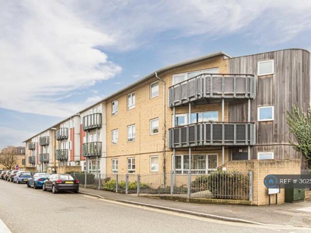 Apartment for rent in London Borough of Merton, Greater London