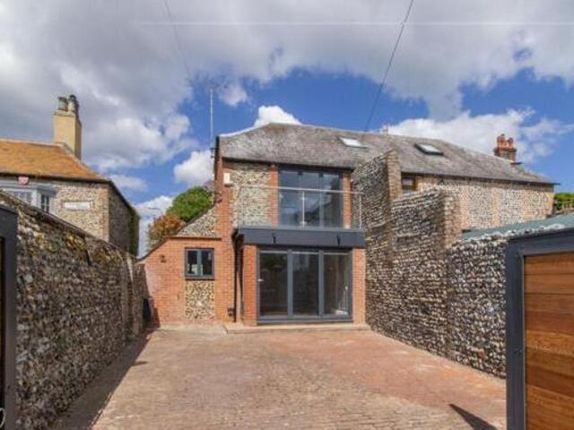 House for sale in Upton, Acol