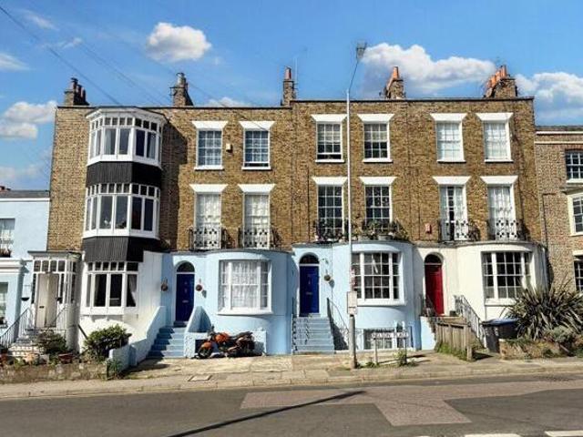 House for sale in Upton, Acol