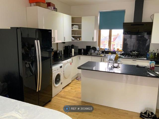 Apartment for rent in Brompton, Gillingham