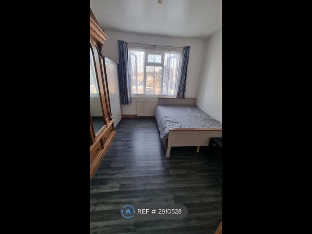 Room for rent in Highams Park, Greater London