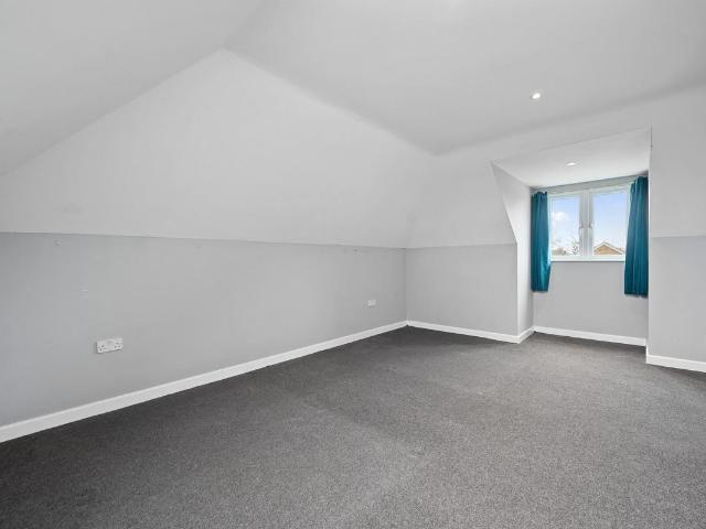 Apartment for rent in Whitton, Greater London