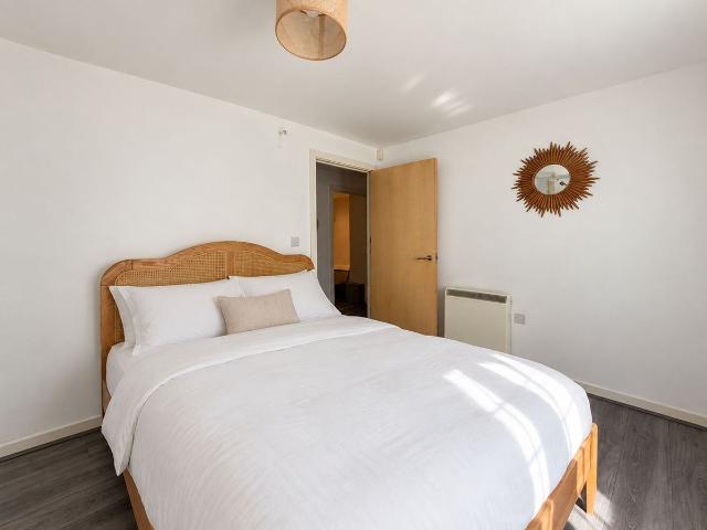 Apartment for rent in Chinatown, Calderstones