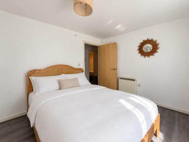 Apartment for rent in Chinatown, Calderstones
