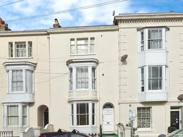 House for sale in Oakfield, Ryde