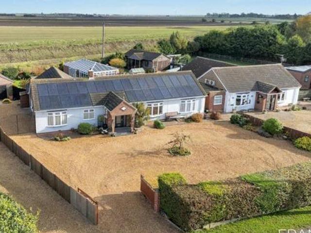 House for sale in Hampton Green, Cambridgeshire