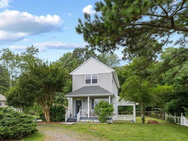 House for sale in Frankford