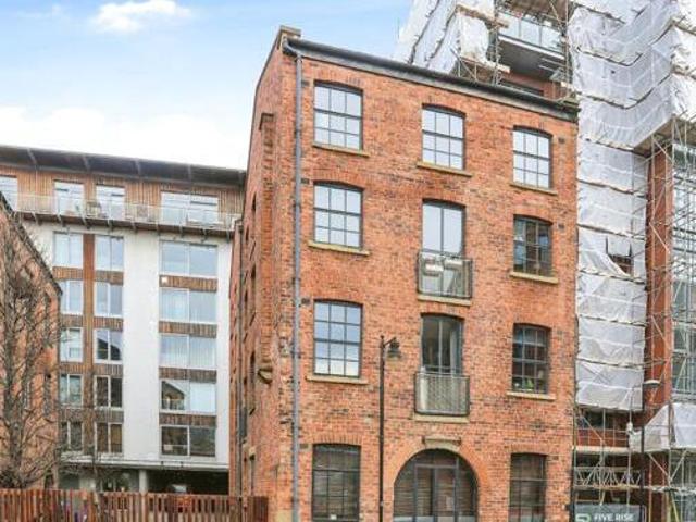 House for sale in Richmond Hill, West Yorkshire