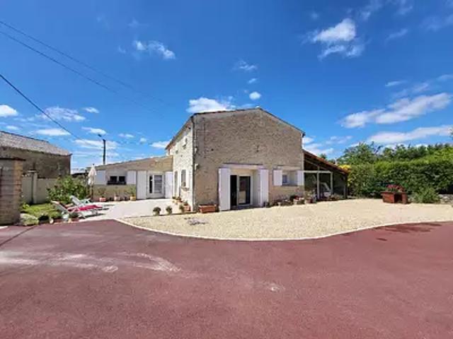 Maison vente à Saint-Jean-d'Angély, Néré