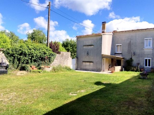 Maison vente à Saint-Jean-d'Angély, Néré