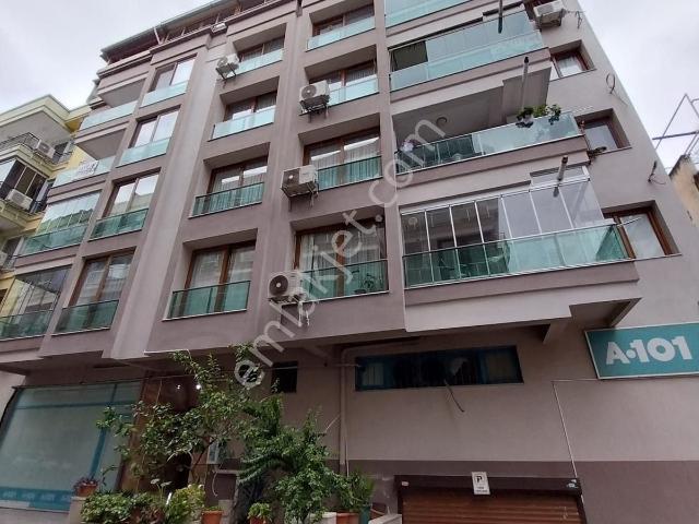 Karşiyaka, İzmir içerisinde satılık mülk