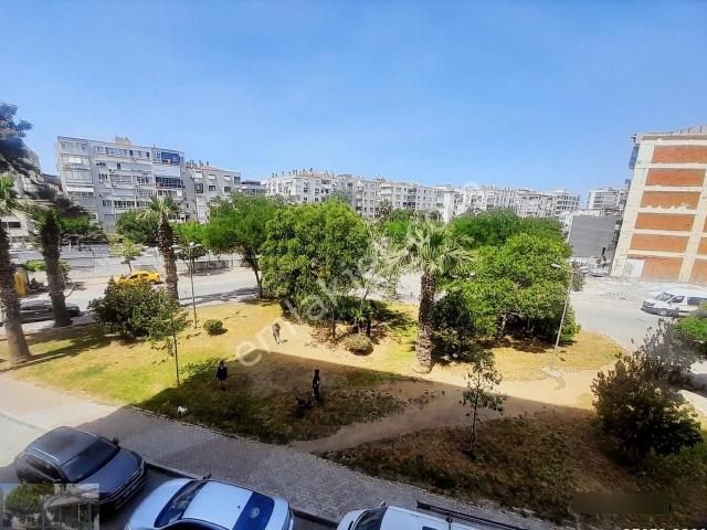 Nergiz Mahallesi, Karşıyaka içerisinde satılık mülk