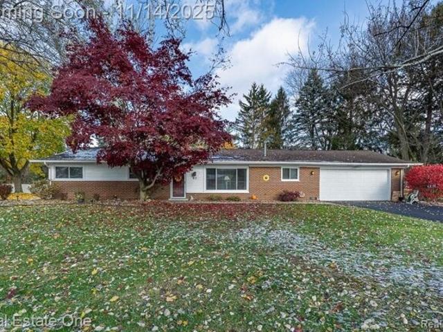 House for sale in Rochester Hills, Michigan