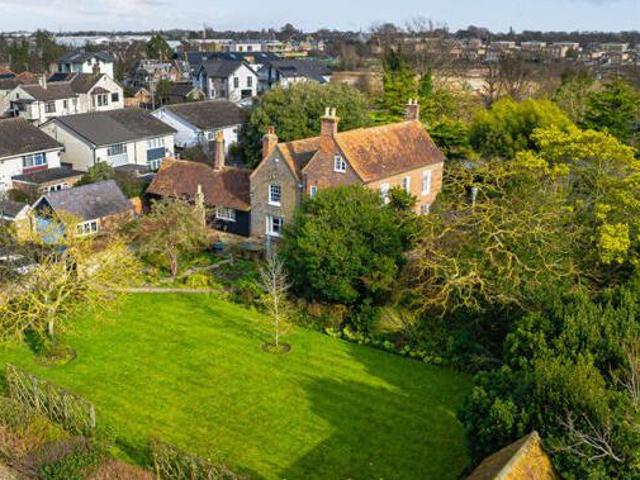 House for sale in Alton Barnes