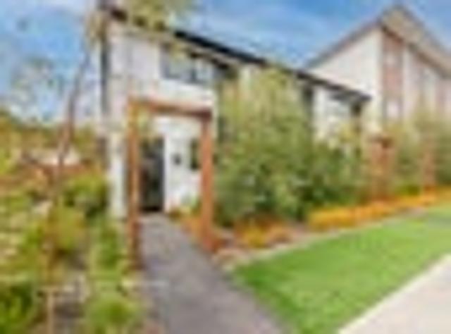 Townhouse for sale in Days Bay, Wellington