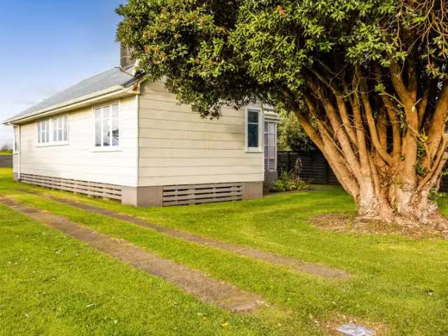 House for sale in Days Bay, Wellington