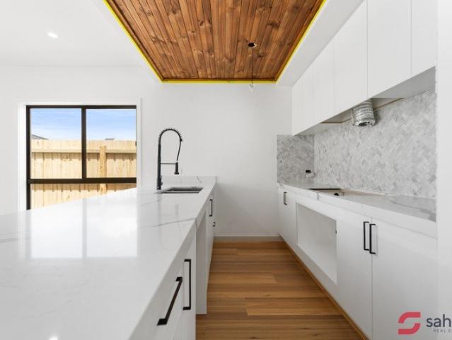 Cottage for sale in Camerons Creek, Victoria