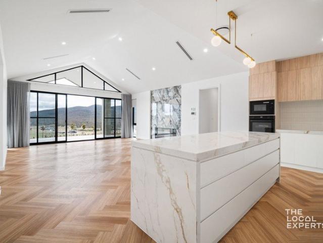 Cottage for sale in Burra, New South Wales
