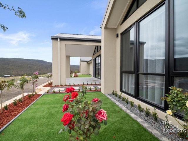 Cottage for sale in Burra, New South Wales