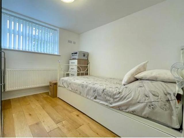 Room for rent in Sale, Trafford