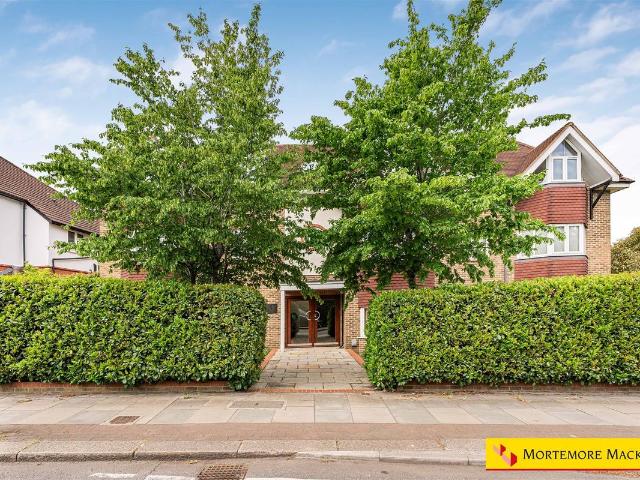 Apartment for rent in Woodside Park, Greater London