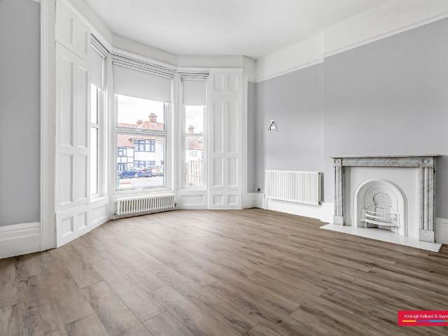 Apartment for rent in Woodside Park, Greater London