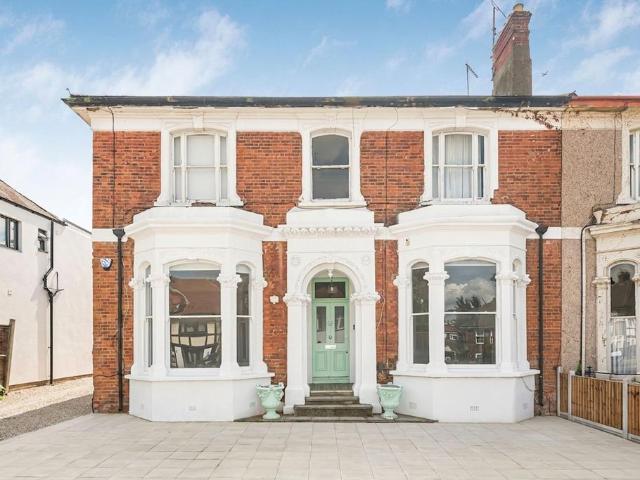 Apartment for rent in Woodside Park, Greater London