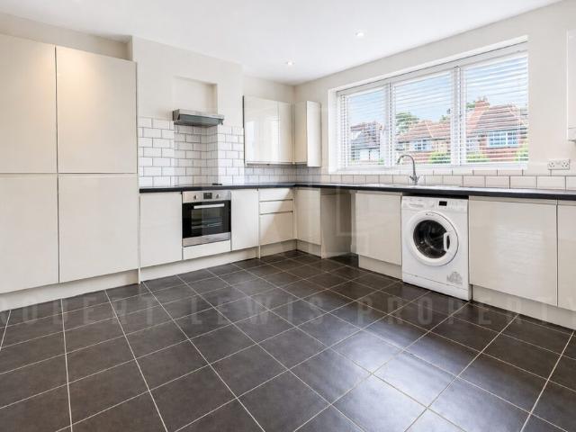 Apartment for rent in West Finchley, Greater London