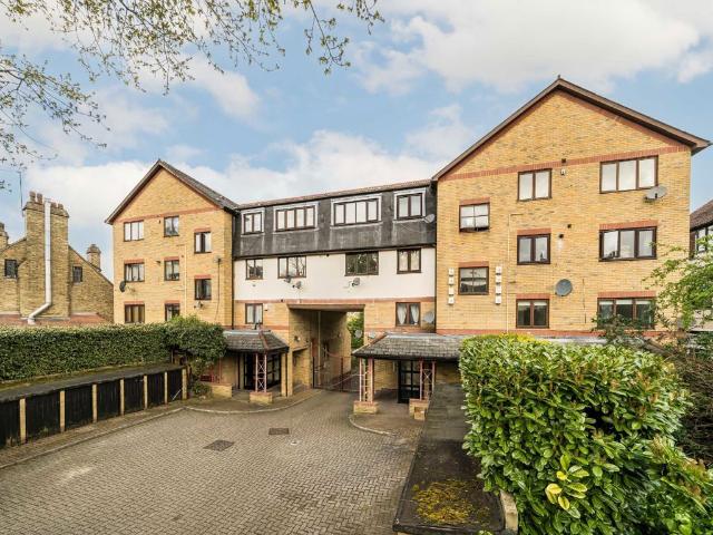 Apartment for rent in West Finchley, Greater London