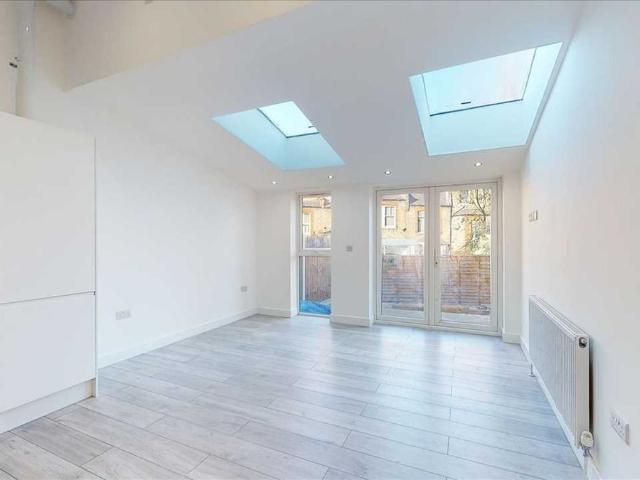 Apartment for rent in London Borough of Barnet, Greater London