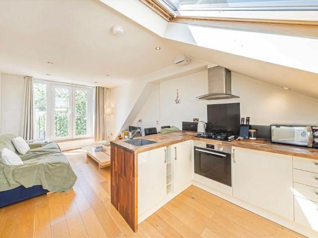 Apartment for rent in Clapham, Greater London