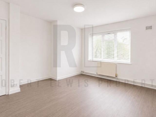 Apartment for rent in East Barnet, Greater London