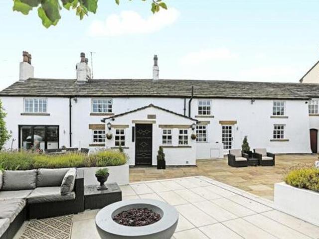 House for sale in Horbury Bridge, West Yorkshire