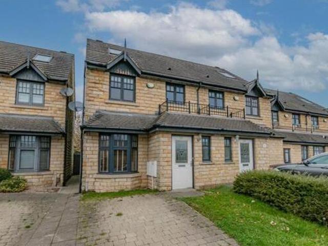 House for sale in Huddersfield, West Yorkshire