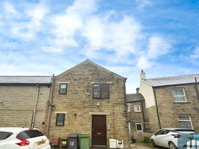 House for rent in Huddersfield, West Yorkshire