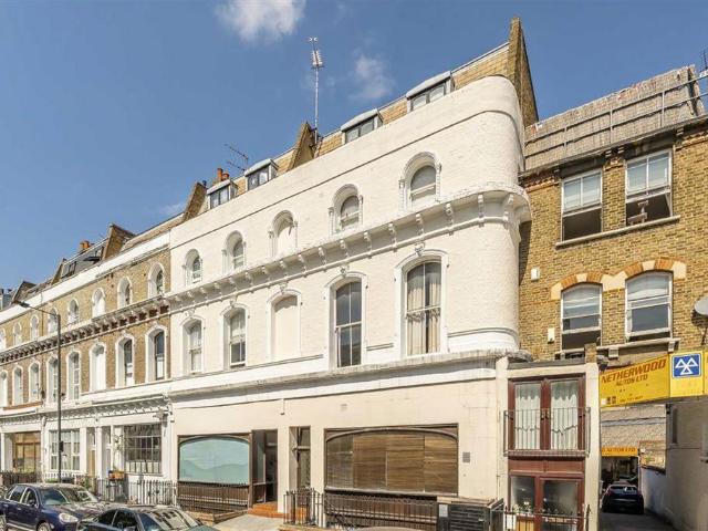 Apartment for rent in Brook Green, Greater London