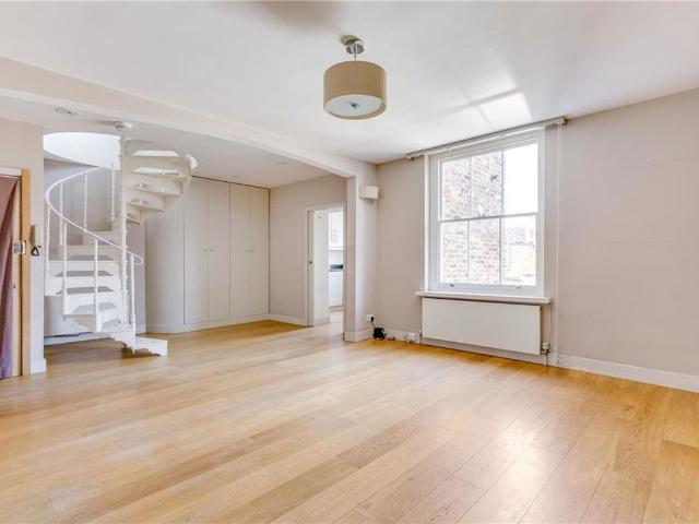 Apartment for rent in Brook Green, Greater London
