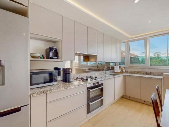 House for rent in Kilburn, Greater London