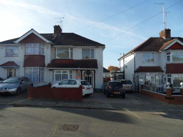 House for rent in Alperton, Greater London