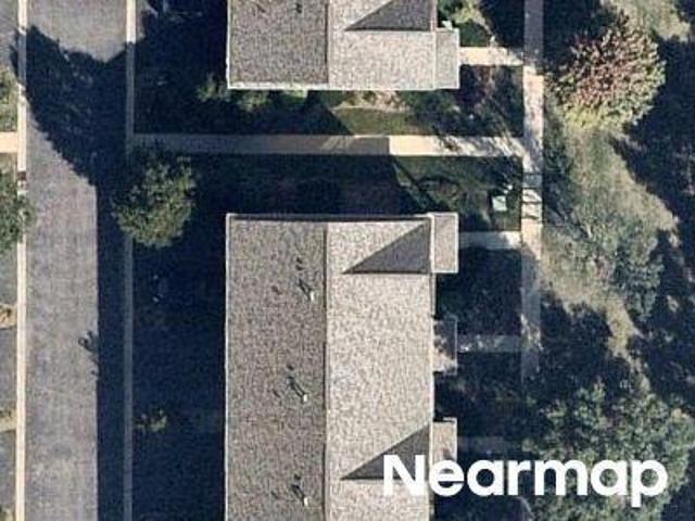 Townhouse for sale in Lindenhurst, Illinois