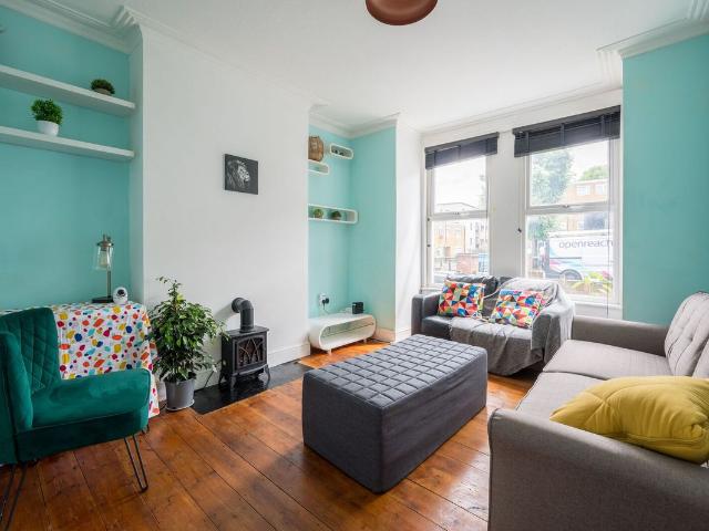 Apartment for rent in London Borough of Lewisham, Bell Green