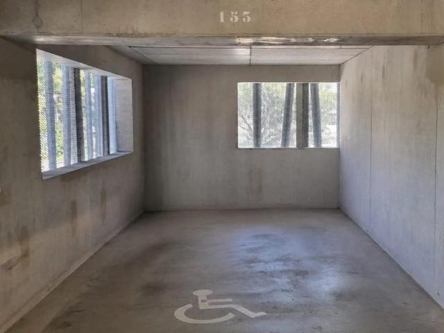 Garage vente à Port Autonome de Strasbourg, Strasbourg
