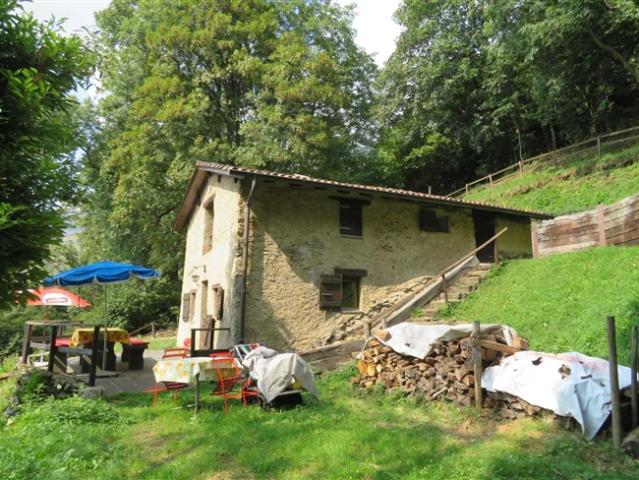 Zweifamilienhaus kaufen in Aldesago, Tessin