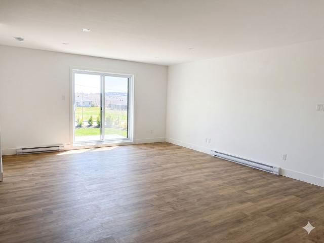 Apartment for rent in Le Haut-saint-françois, Quebec