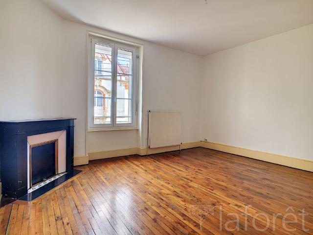 Appartement location à Neufchâteau, Grand Est