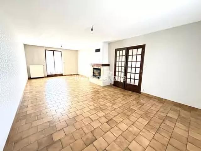 Maison vente à Le Pavillon, Neuvy-Saint-Sépulchre