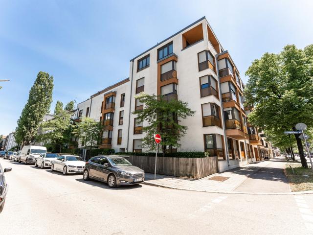 Wohnung kaufen in Milbertshofen-Am Hart, München