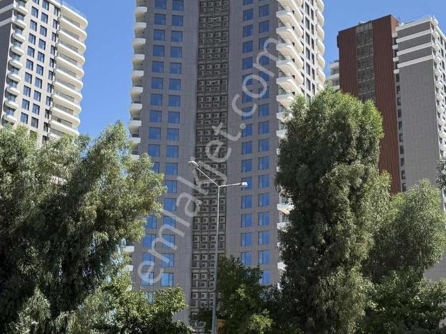 Bayrakli, İzmir içerisinde satılık mülk